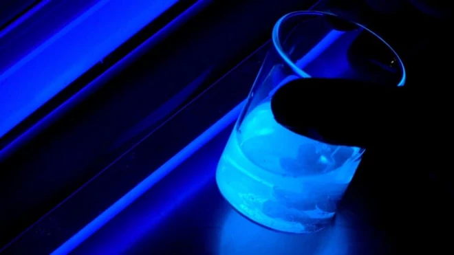 2021_06_IQB_Luminiscence_uvodka_1.1.1.jpg